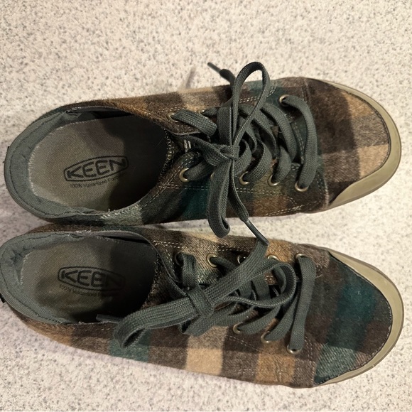 Keen Elsa sneakers. Plaid wool. Size 9 Nearly new. - Picture 3 of 5